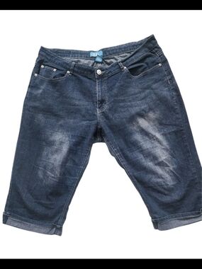 DKIN Women Blue Denim Capri Jeans Plus Size 20W